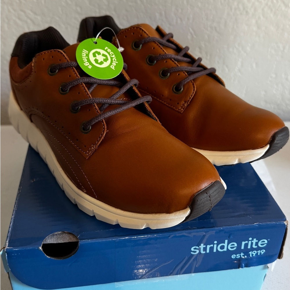 NWT Stride Rite Cru Dress Sneakers